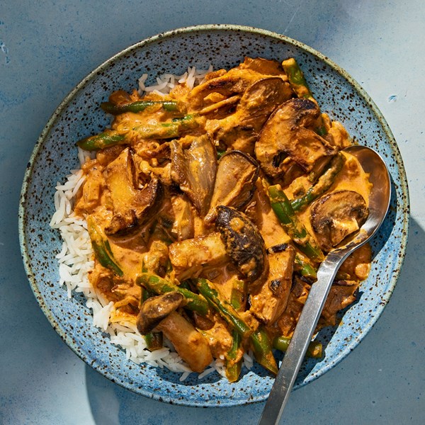 Creamy mushroom and green bean masala
