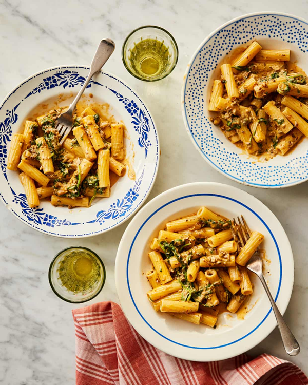 Creamy mushroom and spinach rigatoni