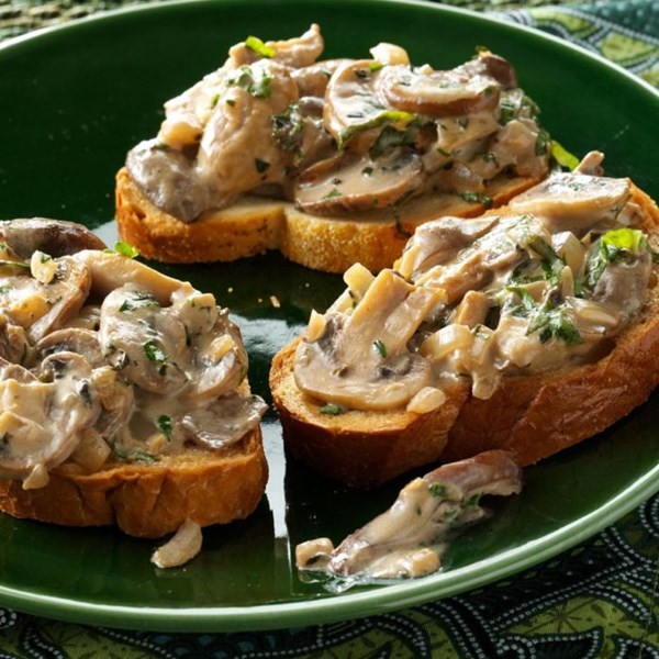 Creamy mushroom bruschetta 