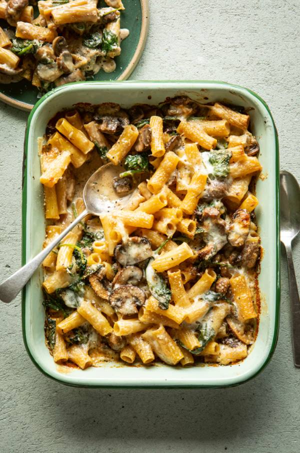 Creamy mushroom pasta bake