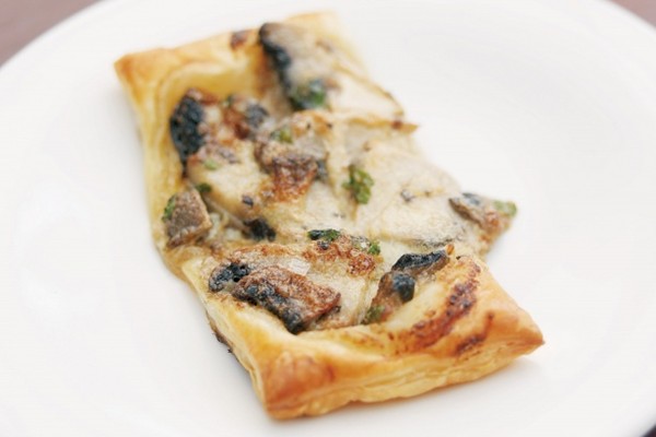 Creamy mushroom tarts