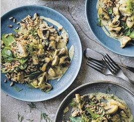 Creamy mushrooms with mustard & spinach wild rice