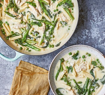 Creamy one-pan chicken & broccoli pasta