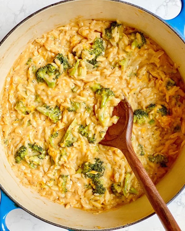 Creamy one-pot broccoli cheddar orzo