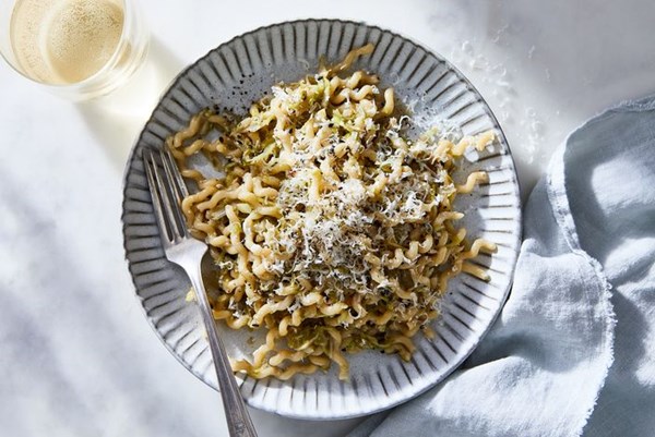 Creamy one-pot butternut squash pasta with white beans and kale