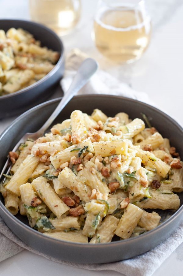 Creamy one pot pasta with zucchini