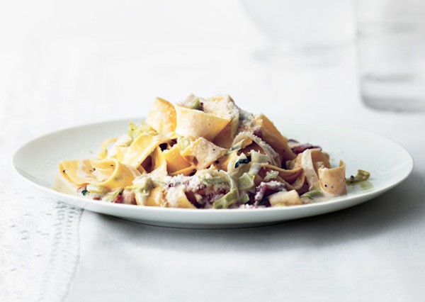 Creamy pappardelle with leeks and bacon