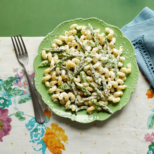 Creamy pasta primavera