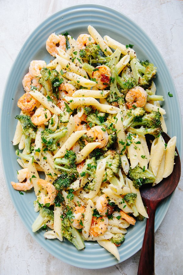 Creamy penne with shrimp and broccoli