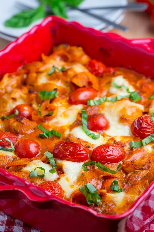 Creamy pesto Caprese pasta casserole
