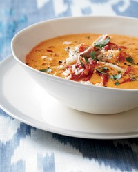Creamy piquillo pepper and chickpea soup with chicken