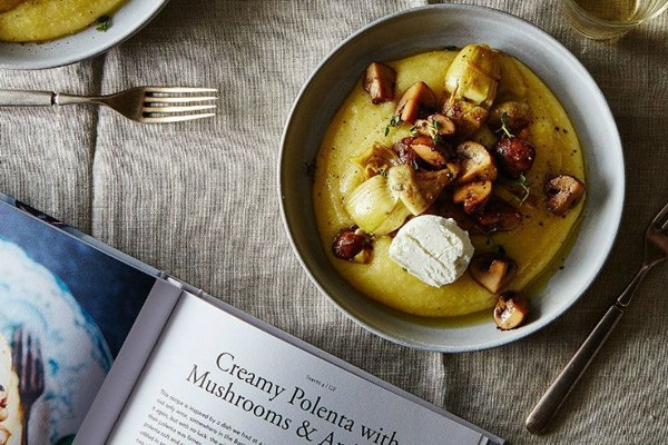 Creamy polenta with mushrooms & artichoke