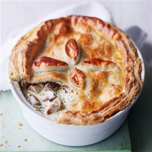 Creamy pork and mushroom pie
