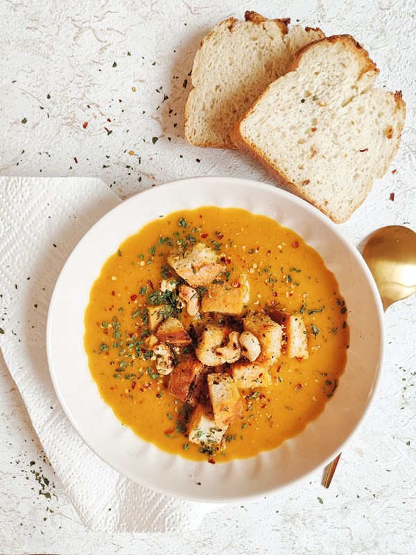 Creamy pumpkin soup with croutons