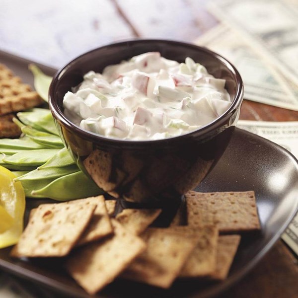 Creamy radish dip