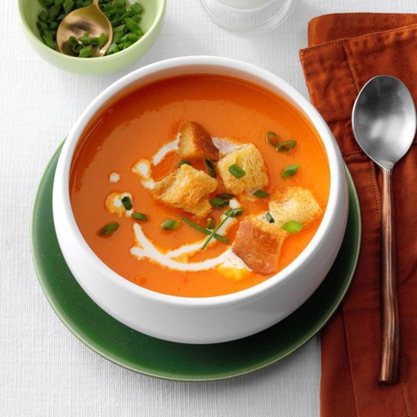 Creamy red pepper soup
