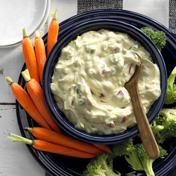 Creamy red pepper veggie dip