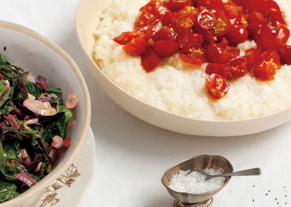 Creamy rice grits with tomato relish