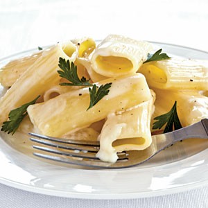 Creamy rigatoni with Gruyère and Brie