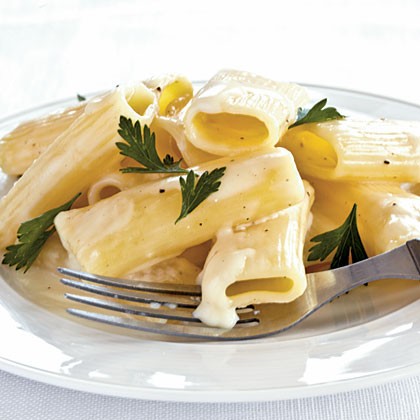 Creamy rigatoni with Gruyère and Brie