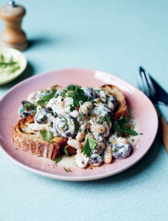 Creamy roasted mushrooms with thyme & white beans