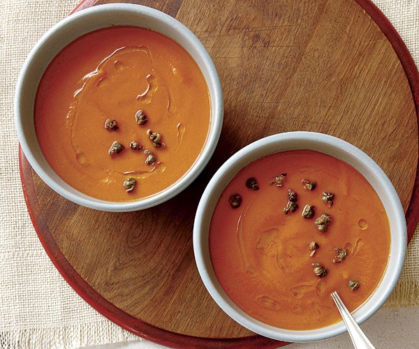 Creamy roasted pepper and tomato soup