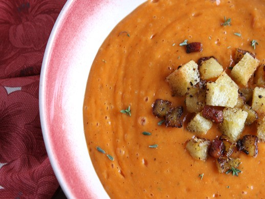 Creamy roasted red pepper and cauliflower soup
