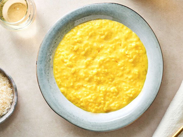 Creamy saffron risotto (Risotto alla Milanese)