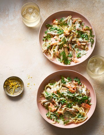 Creamy salmon and pea pasta