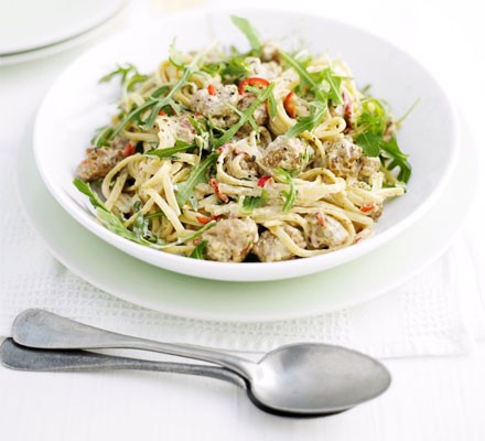 Creamy sausage and rocket linguine