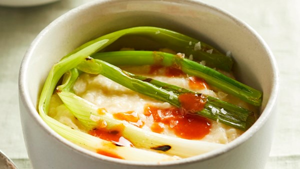 Creamy savory grits with grilled spring onions