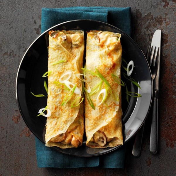 Creamy scallop crepes