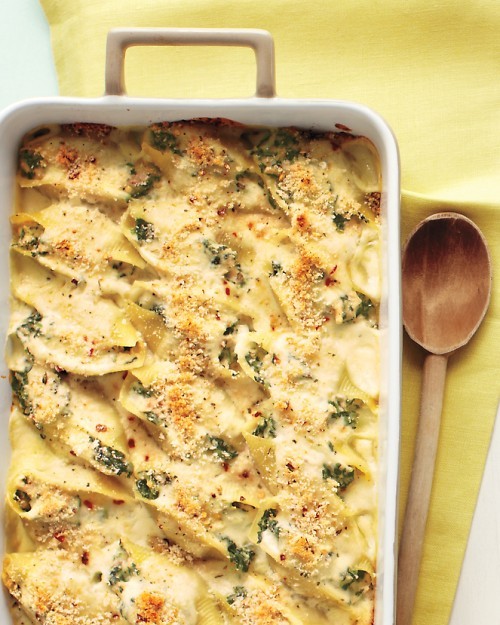 Creamy shells with tuna and spinach