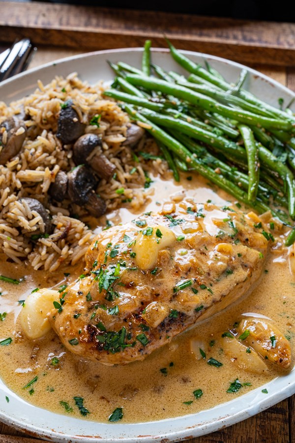 Creamy skillet garlic chicken