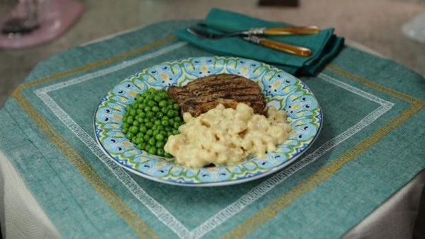Creamy smoked mac and cheese