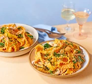 Creamy spinach, basil & chicken pasta