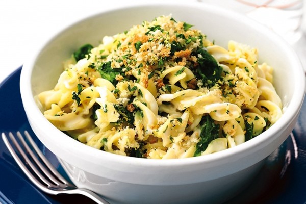Creamy spinach fusilli with gremolata breadcrumbs