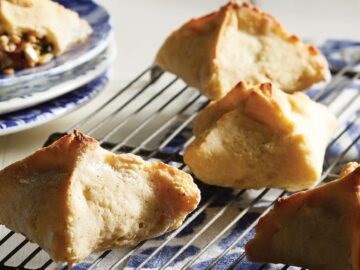 Creamy spinach knishes 