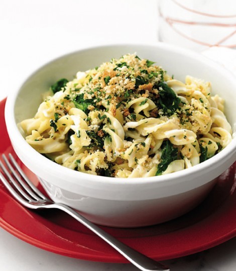 Creamy spinach pasta with gremolata breadcrumbs