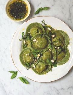 Creamy spinach ravioli