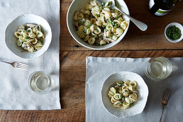 Creamy spring pasta with shiitake mushrooms and peas