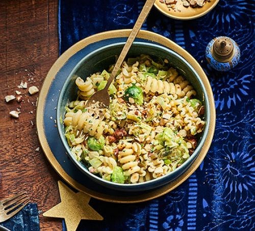 Creamy sprout, hazelnut & leek pasta