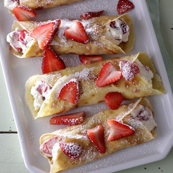Creamy strawberry crepes