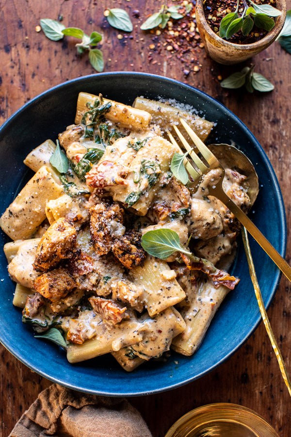 Creamy sun-dried tomato chicken pasta