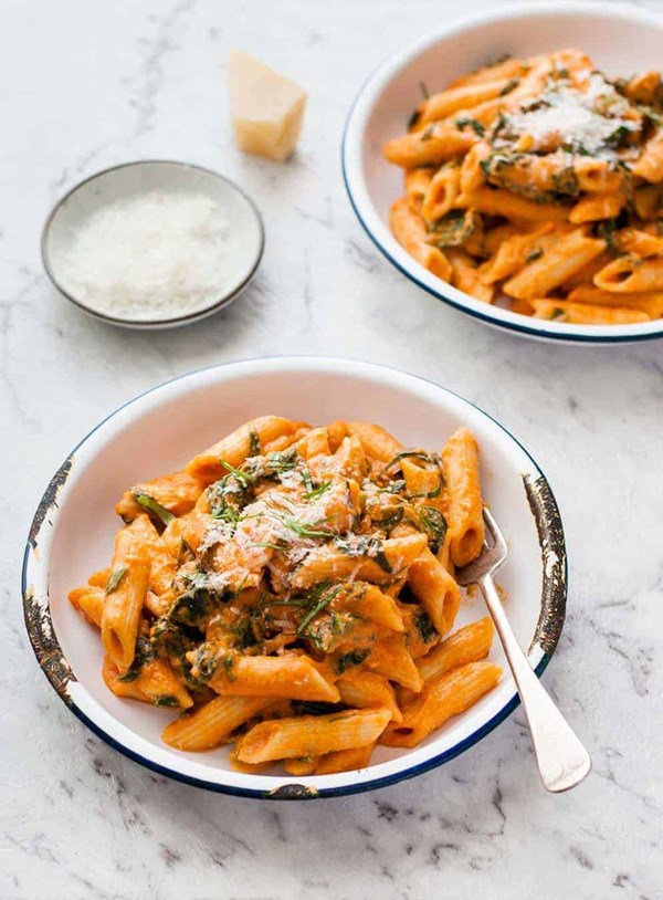 Creamy sun dried tomato pasta