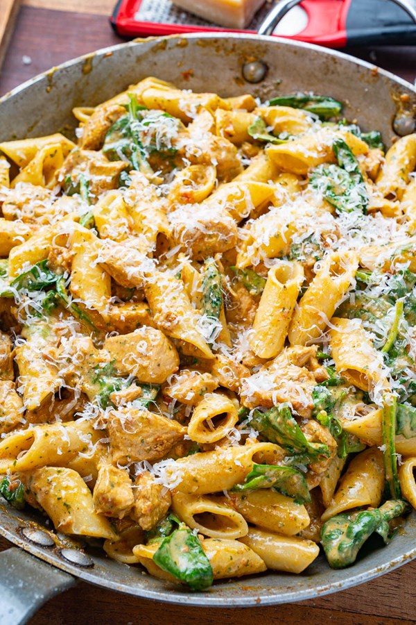 Creamy sun-dried tomato pesto pasta with chicken