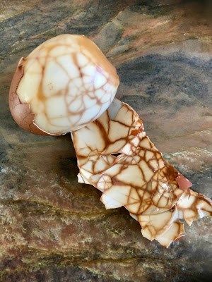 Creamy tea eggs (Tángxīn cháyèdàn / 溏心茶葉蛋)