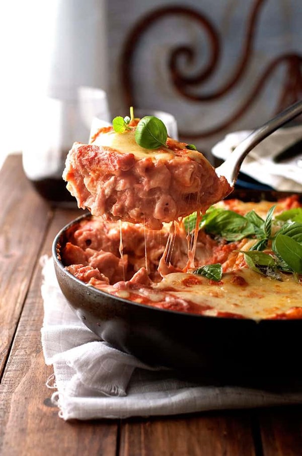 Creamy tomato pasta bake with chicken