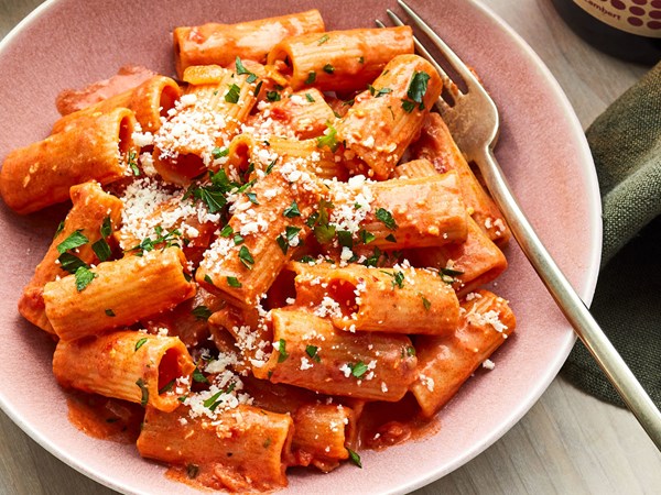 Creamy tomato rigatoni