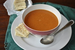 Creamy tomato soup with Italian flavors